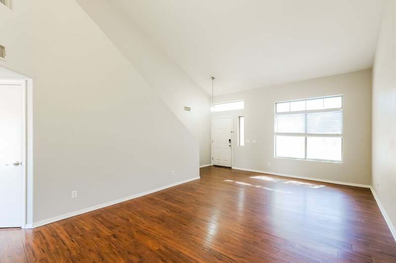 2,190/Mo, 3802 N 104th Ave Avondale, AZ 85392 Family Room View