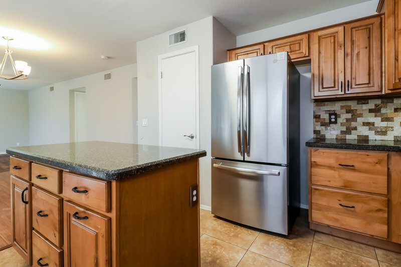 2,430/Mo, 3802 N 104th Ave Avondale, AZ 85392 Kitchen View 2
