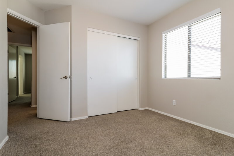 2,430/Mo, 3802 N 104th Ave Avondale, AZ 85392 Main Bedroom View