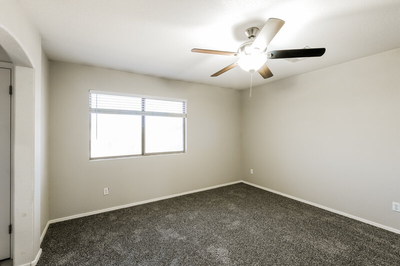 2,190/Mo, 3802 N 104th Ave Avondale, AZ 85392 Main Bedroom View