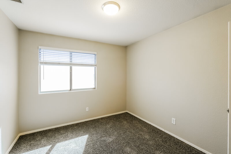 2,190/Mo, 3802 N 104th Ave Avondale, AZ 85392 Bedroom View 2