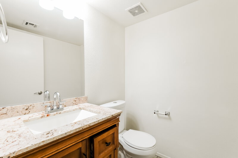 2,190/Mo, 3802 N 104th Ave Avondale, AZ 85392 Bathroom View 2