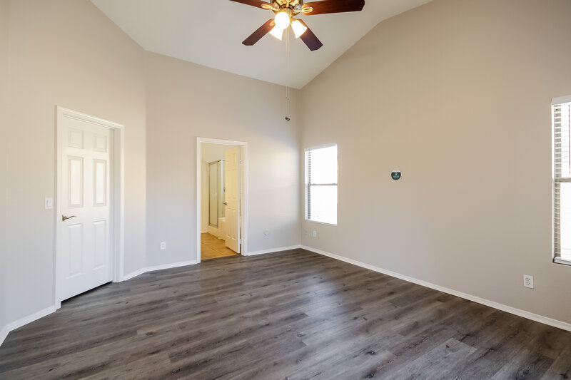 1,800/Mo, 6408 W Whyman Ave Phoenix, AZ 85043 Main Bedroom View