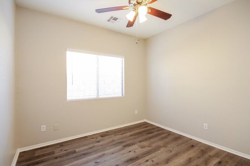 1,800/Mo, 6408 W Whyman Ave Phoenix, AZ 85043 Bedroom View 2