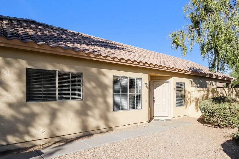 1,800/Mo, 6408 W Whyman Ave Phoenix, AZ 85043 Rear View