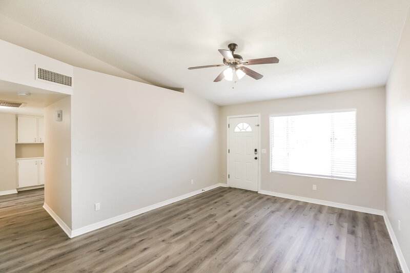 2,125/Mo, 1419 N Rowen Mesa, AZ 85207 Living Room View