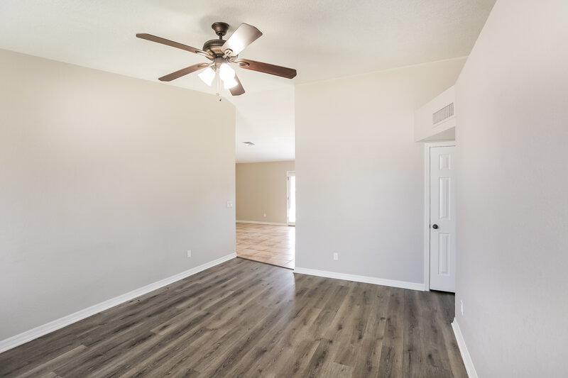 2,125/Mo, 1419 N Rowen Mesa, AZ 85207 Living Room View 2