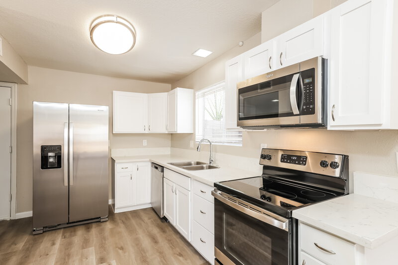 2,245/Mo, 1420 E Topeka Dr Phoenix, AZ 85024 Kitchen View