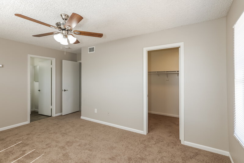 2,245/Mo, 1420 E Topeka Dr Phoenix, AZ 85024 Main Bedroom View 2