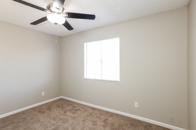 2,245/Mo, 1420 E Topeka Dr Phoenix, AZ 85024 Bedroom View 2