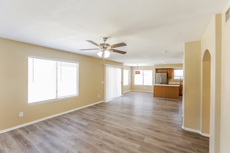 3,050/Mo, 12446 W San Juan Ave Litchfield Park, AZ 85340 Family Room View