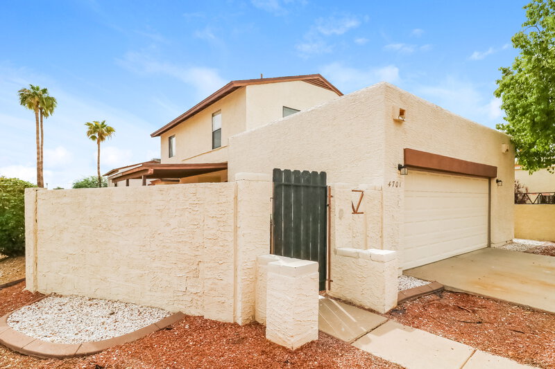 2,030/Mo, 4701 W Escuda Drive Glendale, AZ 85308 Front View