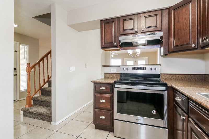 2,030/Mo, 4701 W Escuda Drive Glendale, AZ 85308 Kitchen View 2