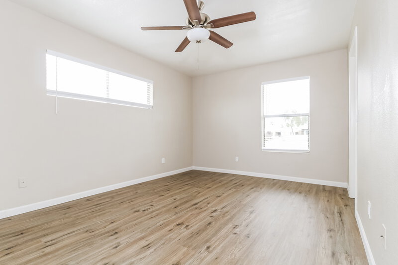 2,030/Mo, 4701 W Escuda Drive Glendale, AZ 85308 Main Bedroom View