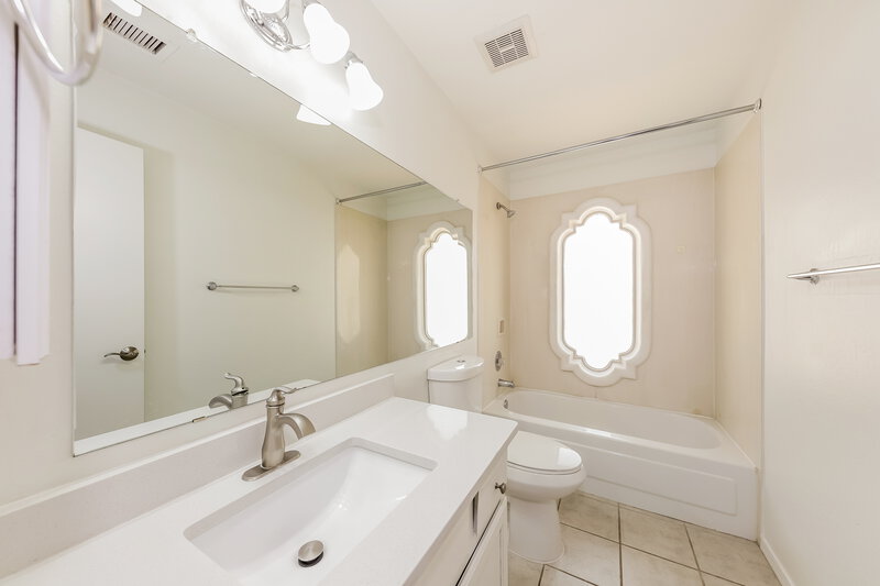 2,045/Mo, 9145 W Ludlow Drive Peoria, AZ 85381 Bathroom View