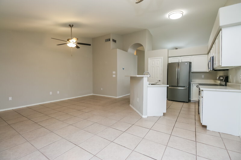 2,190/Mo, 423 S Kingston Court Chandler, AZ 85225 Living Room View 2