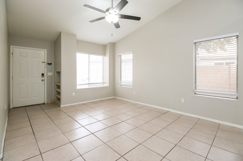 2,190/Mo, 423 S Kingston Court Chandler, AZ 85225 Family Room View