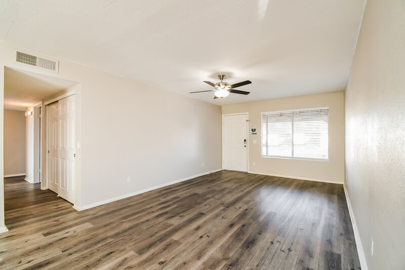 2,405/Mo, 521 W El Prado Road Chandler, AZ 85225 Living Room View 2