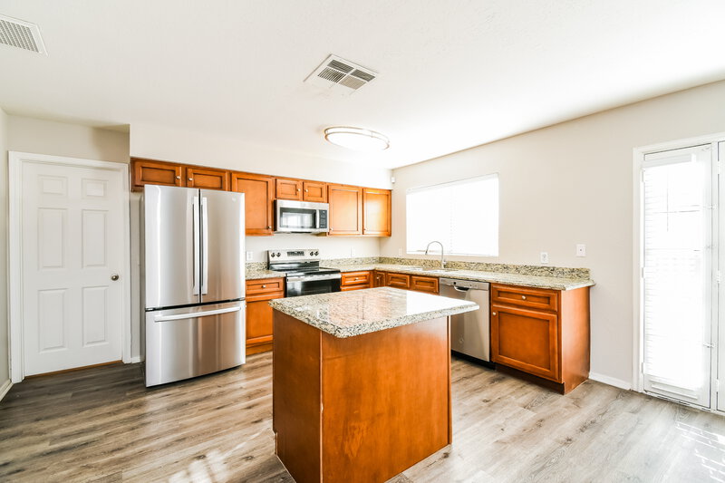 2,405/Mo, 521 W El Prado Road Chandler, AZ 85225 Kitchen View 2