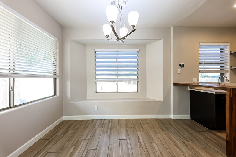 2,085/Mo, 15873 N 73rd Ln Peoria, AZ 85382 Dining Room View