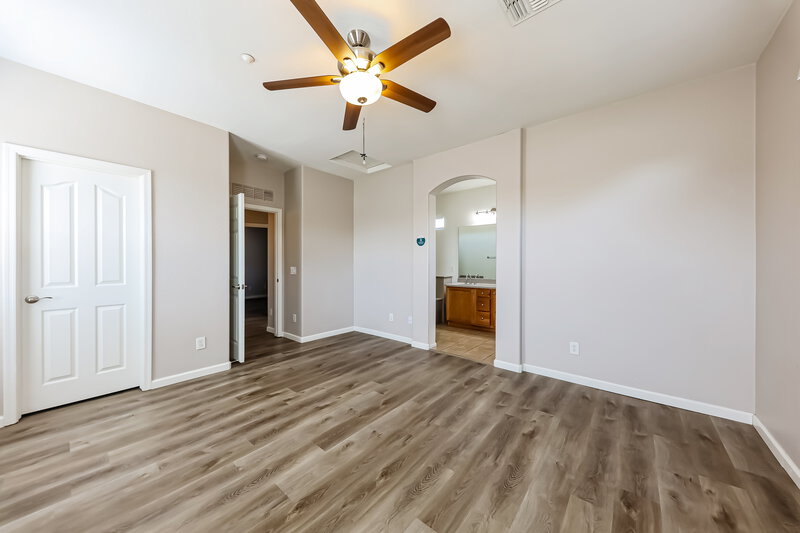 2,085/Mo, 15873 N 73rd Ln Peoria, AZ 85382 Main Bedroom View 2