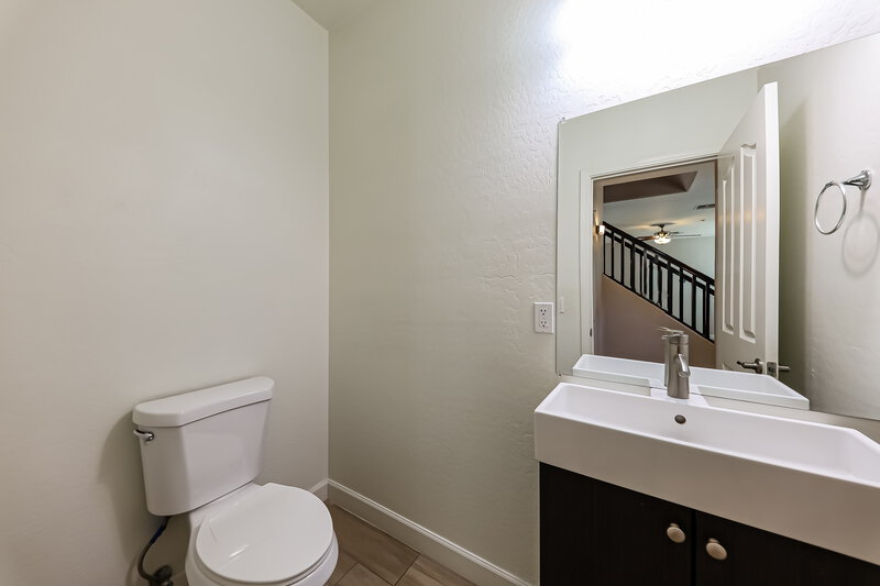 2,085/Mo, 15873 N 73rd Ln Peoria, AZ 85382 Bathroom View 2