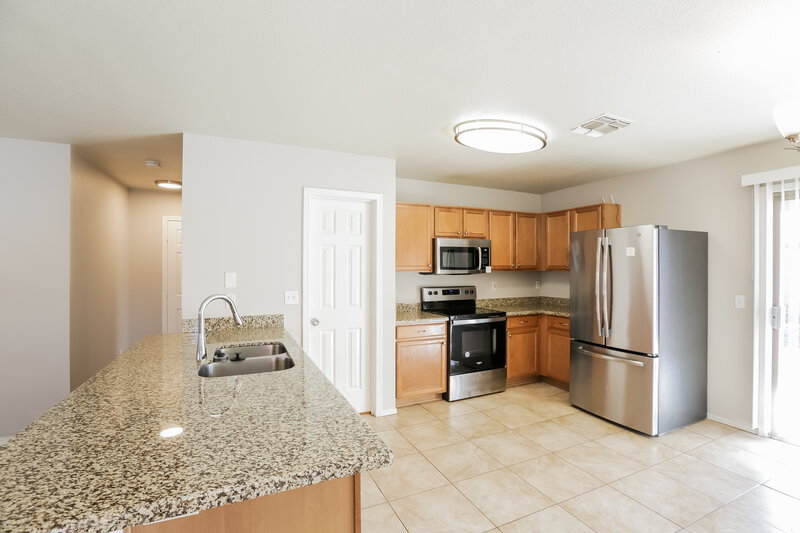 1,935/Mo, 11771 W Windrose Avenue El Mirage, AZ 85335 Kitchen View