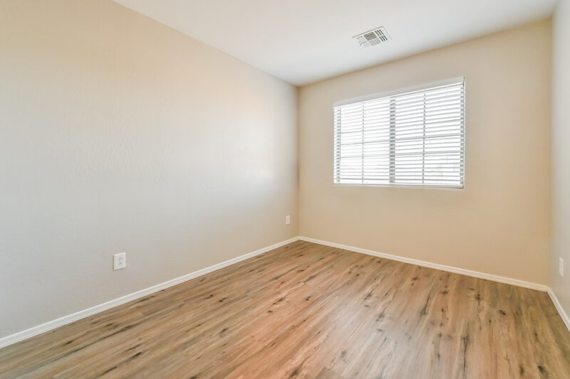 2,245/Mo, 354 E Bradstock Way San Tan Valley, AZ 85140 Bedroom View 3