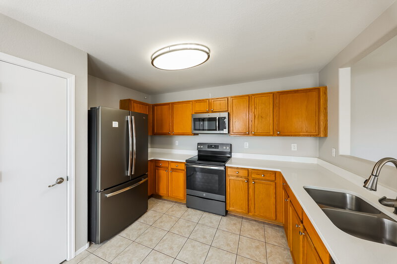 1,880/Mo, 15628 W Caribbean Ln Surprise, AZ 85379 Kitchen View