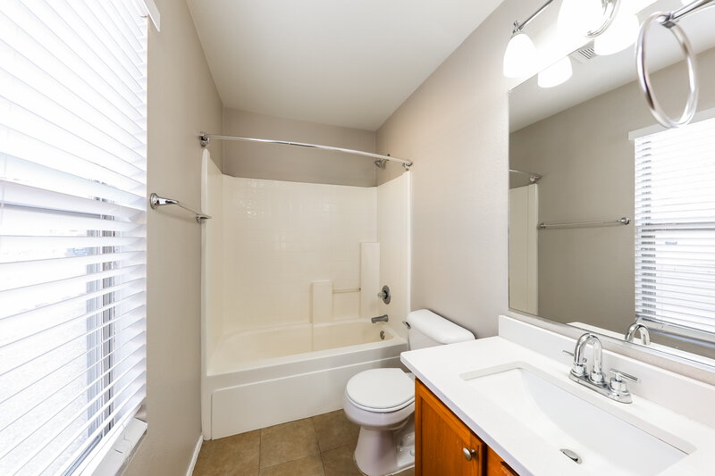 1,880/Mo, 15628 W Caribbean Ln Surprise, AZ 85379 Main Bathroom View