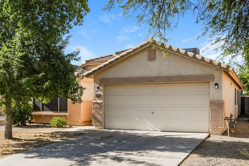 1,935/Mo, 1427 E Vernoa Street San Tan Valley, AZ 85140 Front View