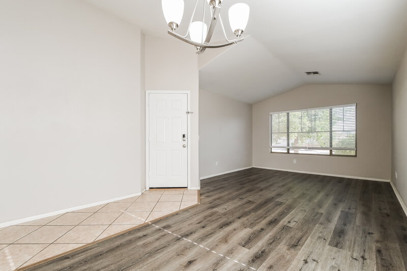 1,935/Mo, 1427 E Vernoa Street San Tan Valley, AZ 85140 Living Room View