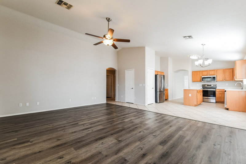 1,935/Mo, 1427 E Vernoa Street San Tan Valley, AZ 85140 Family Room View