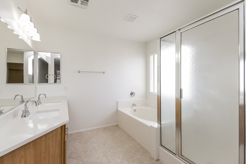 2,135/Mo, 1427 E Vernoa Street San Tan Valley, AZ 85140 Master Bathroom View