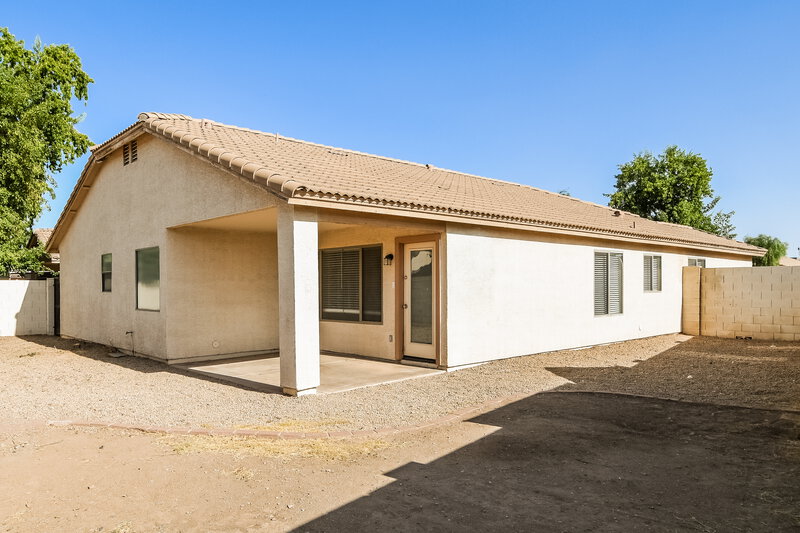 1,935/Mo, 1427 E Vernoa Street San Tan Valley, AZ 85140 Rear View