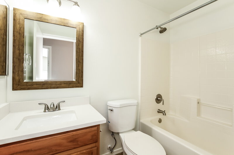 2,165/Mo, 10626 W Zak Rd Tolleson, AZ 85353 Bathroom View