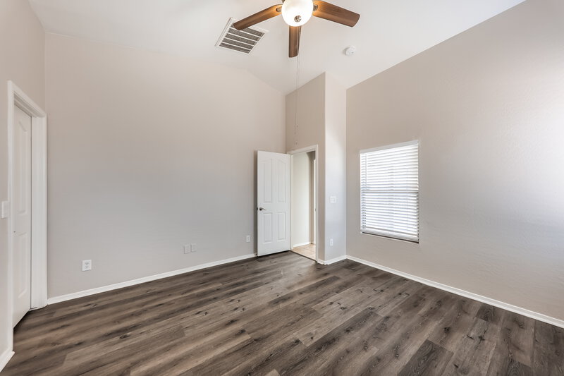 2,075/Mo, 1018 S 166th Drive Goodyear, AZ 85338 Main Bedroom View