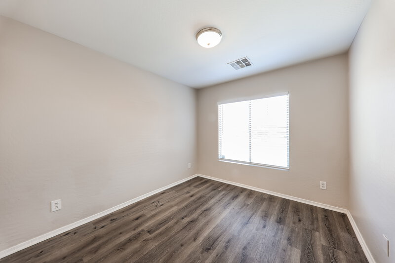 2,075/Mo, 1018 S 166th Drive Goodyear, AZ 85338 Bedroom View 3