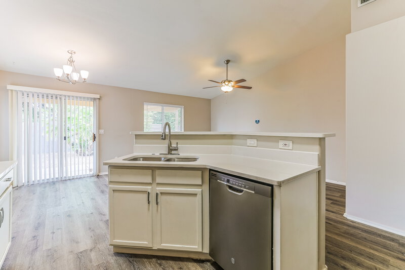 2,285/Mo, 7541 E Navarro Avenue Mesa, AZ 85209 Kitchen View 2