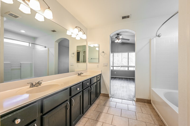 1,805/Mo, 14720 W Lamoille Dr Surprise, AZ 85374 Main Bathroom View 2