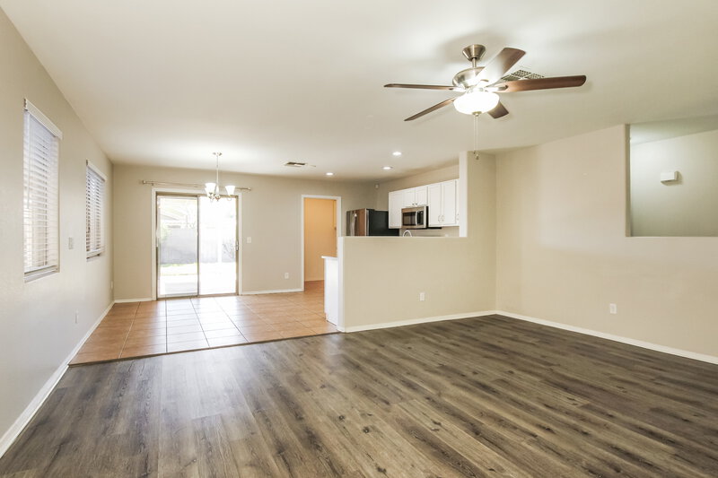 1,915/Mo, 6321 W Superior Ave Phoenix, AZ 85043 Living Room View
