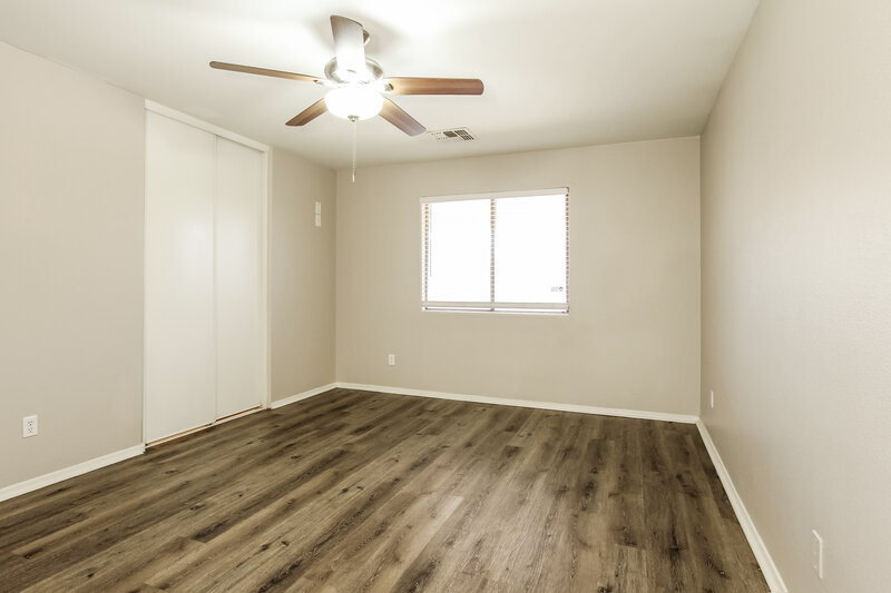 1,915/Mo, 6321 W Superior Ave Phoenix, AZ 85043 Main Bedroom View