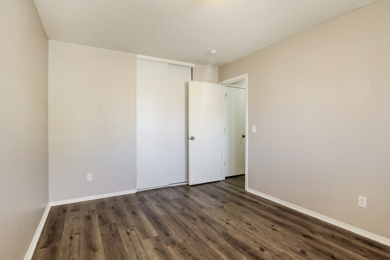 1,915/Mo, 6321 W Superior Ave Phoenix, AZ 85043 Bedroom View 4