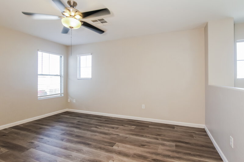 2,105/Mo, 4009 W Maldonado Road Phoenix, AZ 85041 Loft View