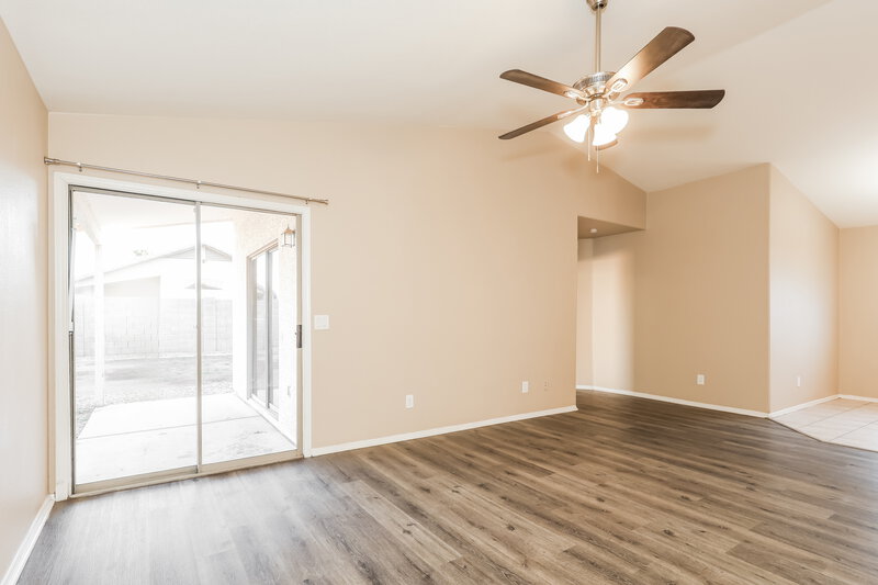 1,915/Mo, 12561 W Desert Flower Rd Avondale, AZ 85392 Living Room View