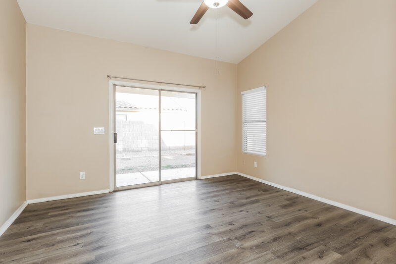 1,915/Mo, 12561 W Desert Flower Rd Avondale, AZ 85392 Main Bedroom View
