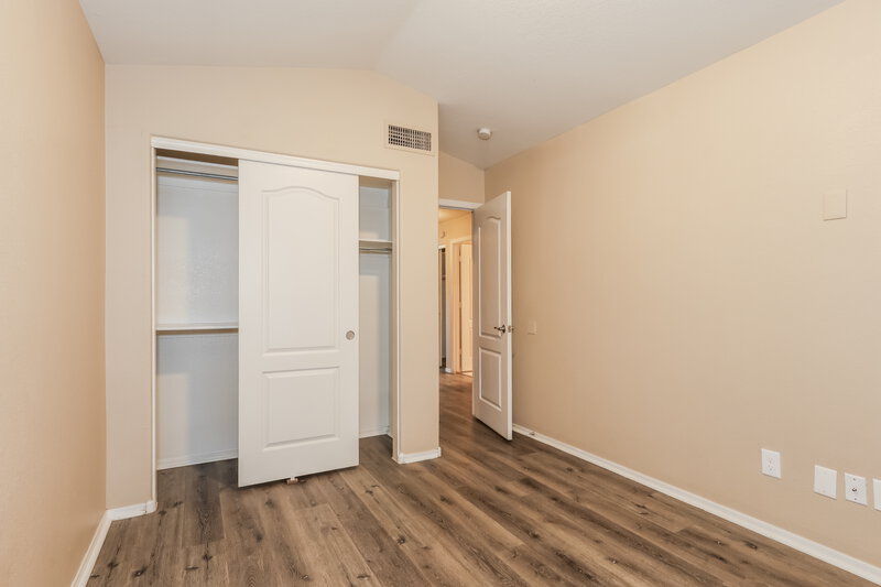 1,915/Mo, 12561 W Desert Flower Rd Avondale, AZ 85392 Bedroom View 2