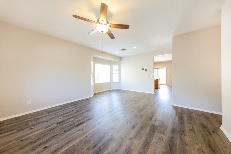 2,075/Mo, 3405 N 129th Dr Avondale, AZ 85392 Misc View 3