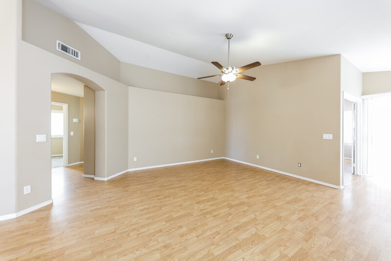 2,070/Mo, 13122 W Wilshire Dr Goodyear, AZ 85395 Living Room View