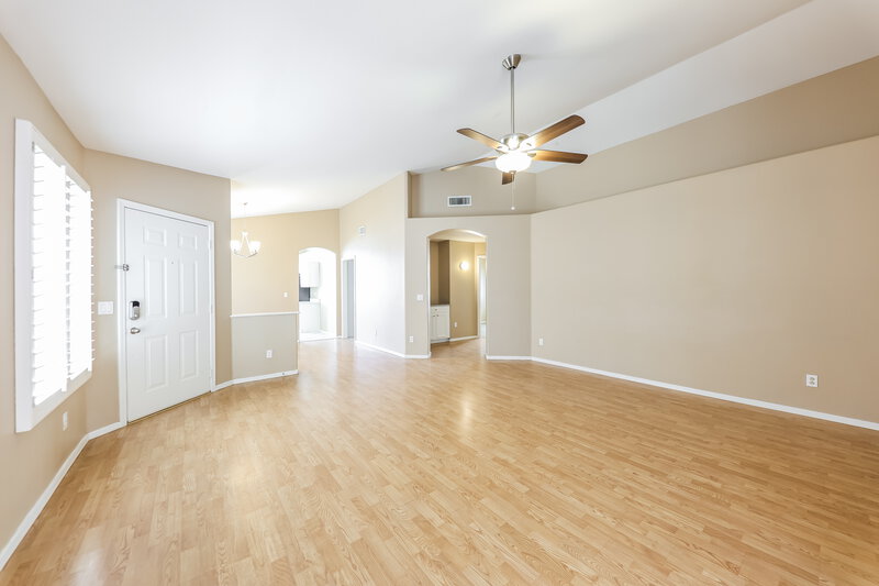 2,070/Mo, 13122 W Wilshire Dr Goodyear, AZ 85395 Living Room View 2